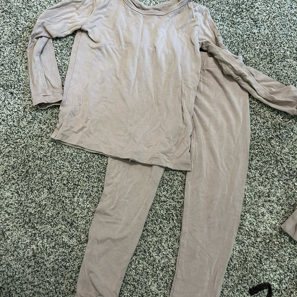 Kyte Sunset Longsleeve pajamas 2T EUC